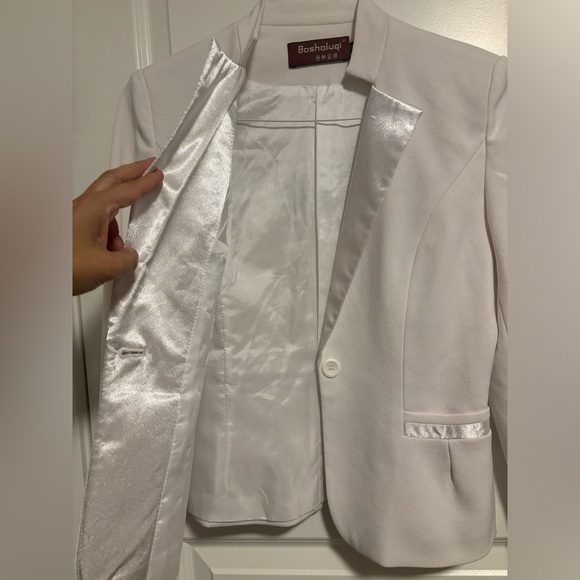 White Blazer - Picture 3 of 4